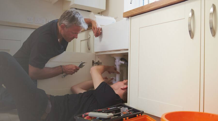 Professional burst pipe repair services in Earleton, FL